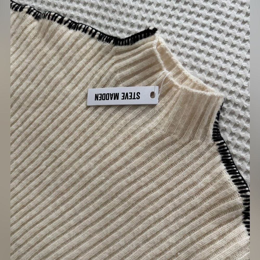 Steve Madden Ivory Knit Dress with Black Accents - Picture 4 of 6